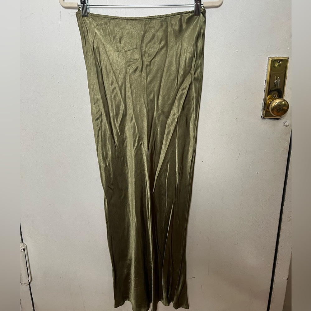 Elegant Olive Green Satin midi Skirt. For petite
